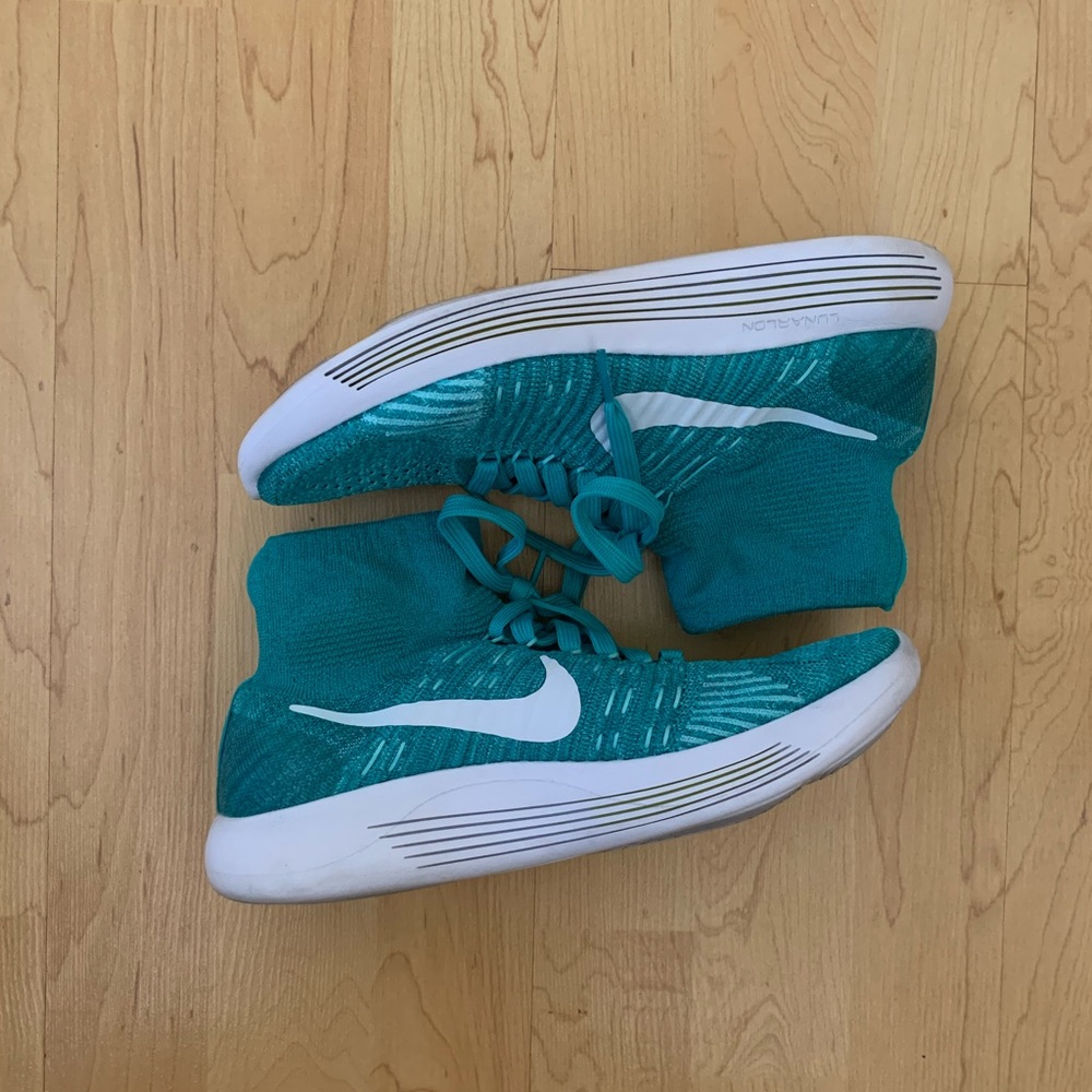 Women’s 8.5 Nike LunarEpic Flyknit High Top Shoes